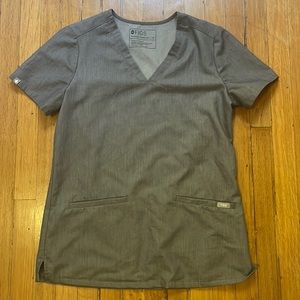 COPY - Figs 3 Pocket Scrub Top